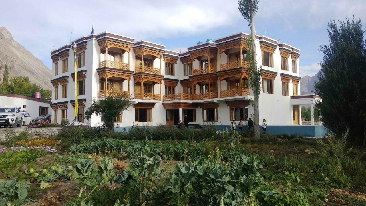 Отель Hunder Residency Лех Экстерьер фото
